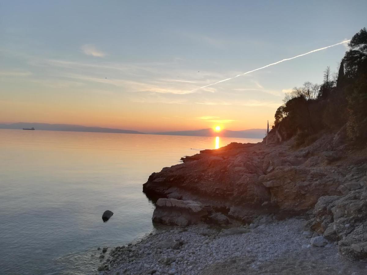 Apartman Pelcic,With Wifi And Free Parking Kostrena Exterior photo